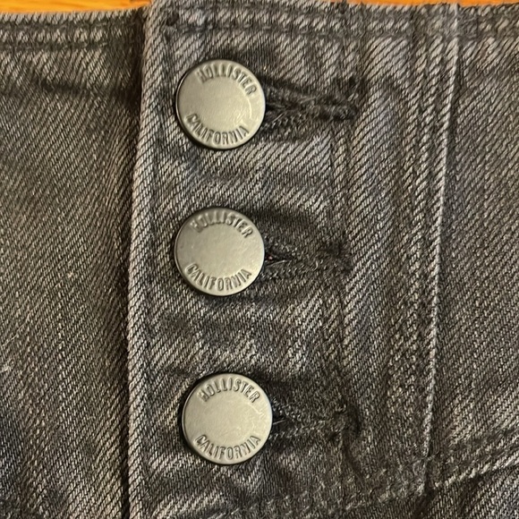 Hollister black size 28 raw hem mini skirt with pockets, front zip and buttons - Picture 6 of 8